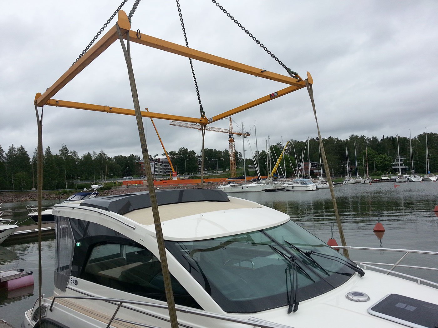 Boat lifting frame MeramaTec Oy