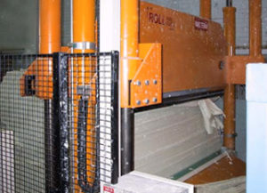 By means of Roller covers the splitted roll can be forwarded controlled to the pulp process. Free expansion of splitted roll reduces the cutting force.